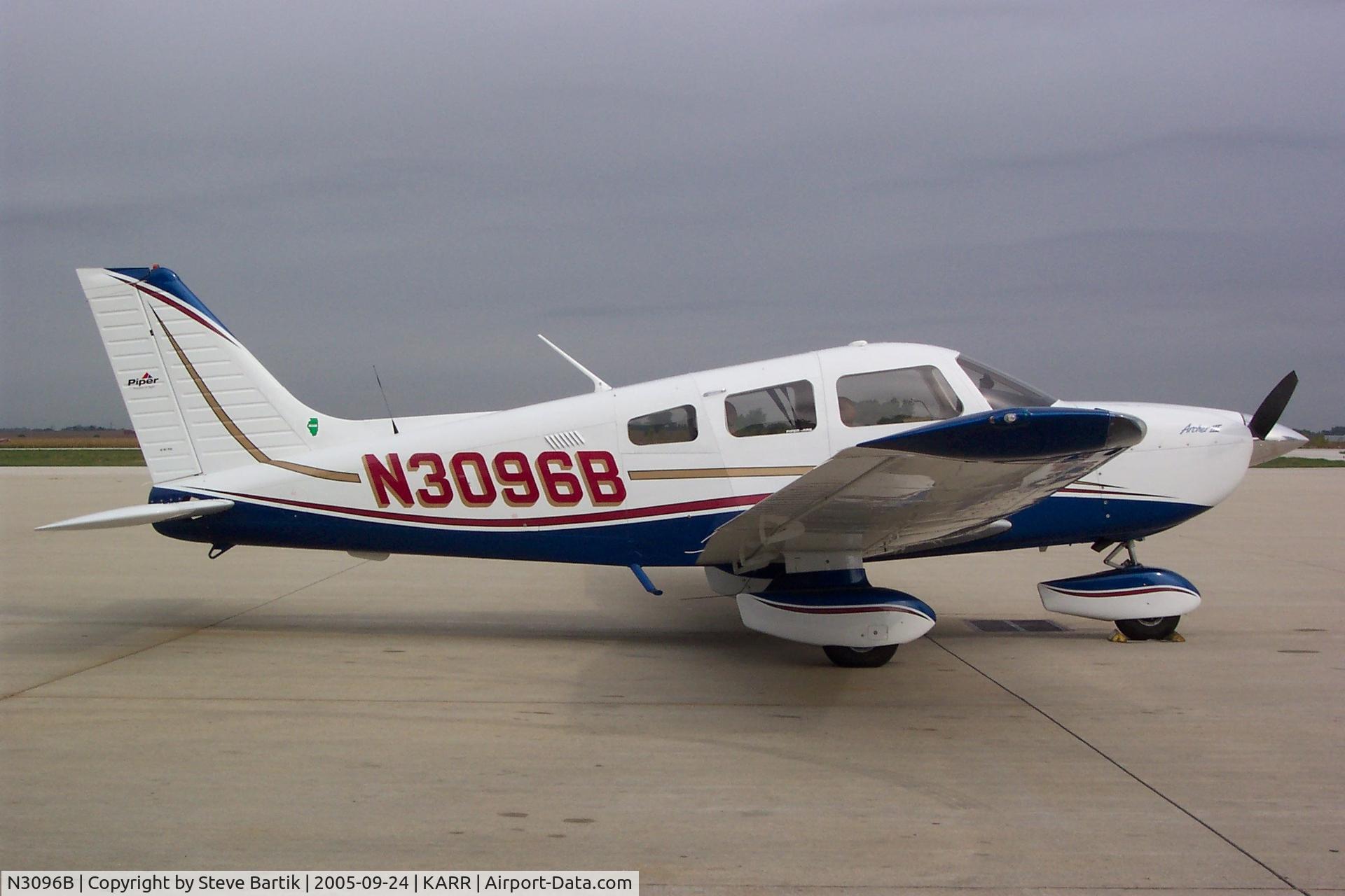 N3096B, 2004 Piper PA-28-181 C/N 2843601, The New Piper Archer III - Avidyne Glass Cockpit