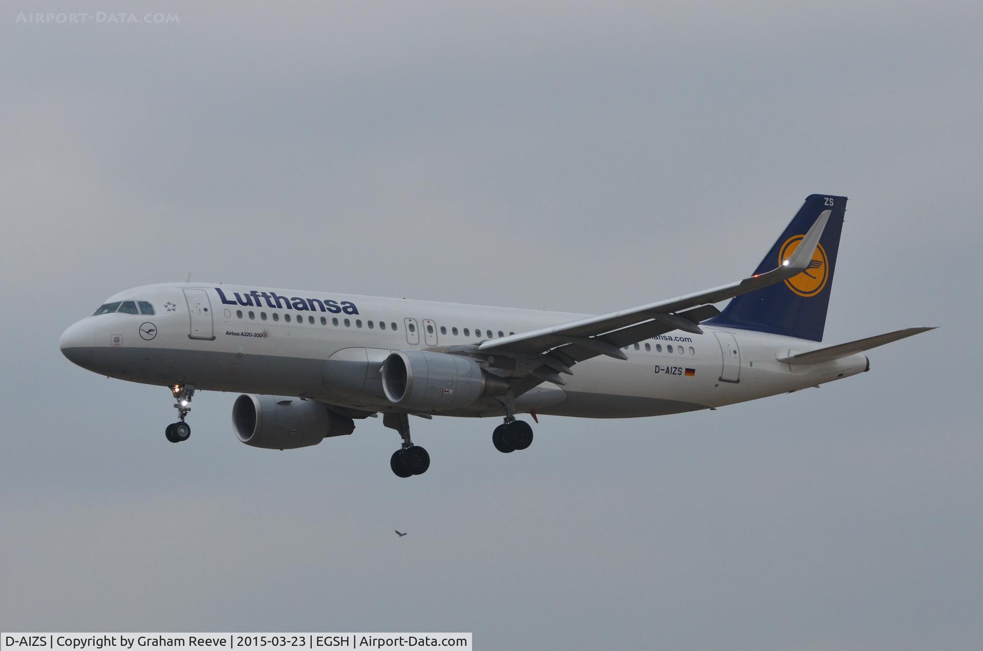 D-AIZS, 2013 Airbus A320-214 C/N 5557, Landing at Norwich.