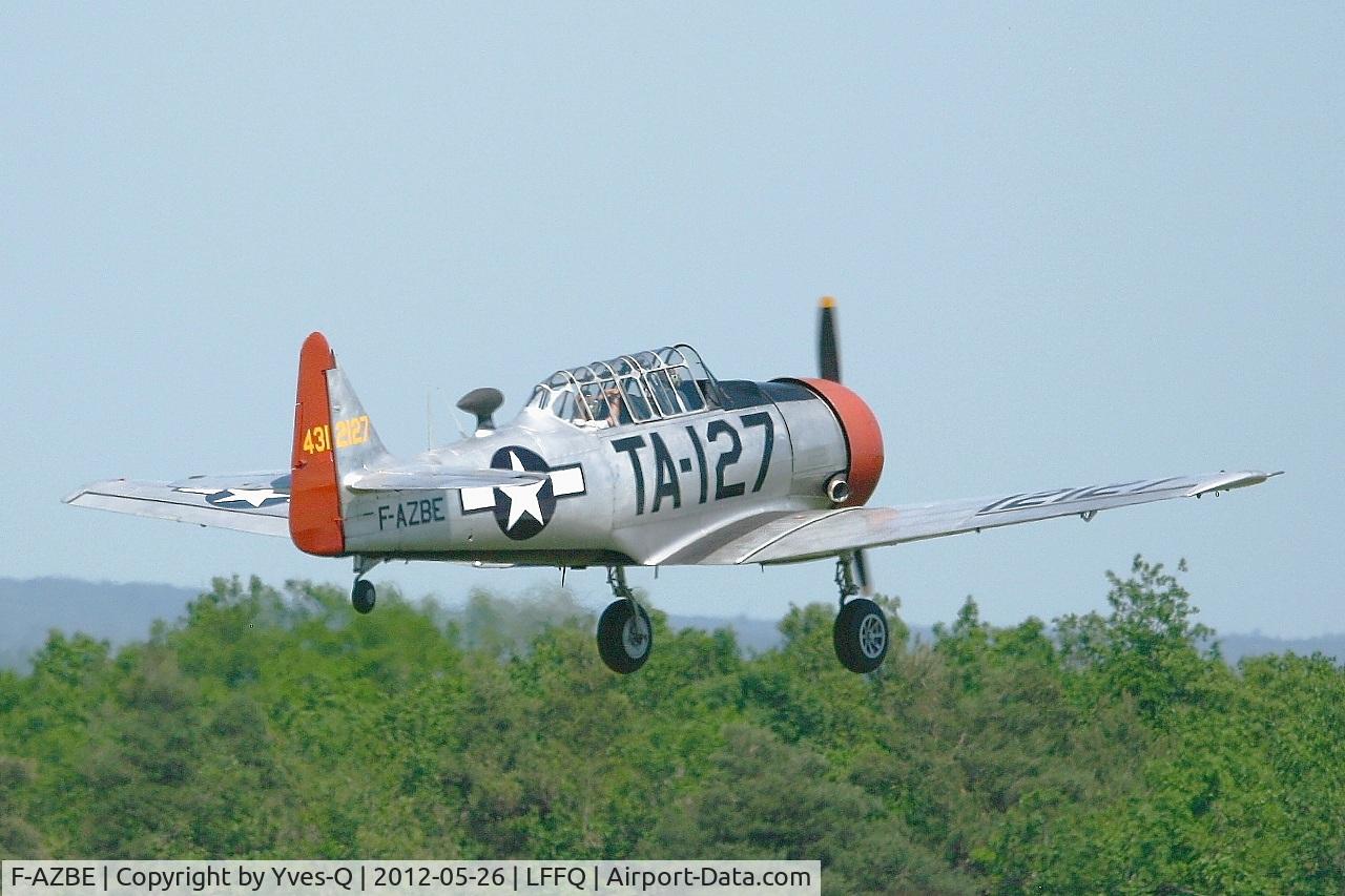F-AZBE, North American AT-6C Harvard IIA C/N 88-12127, North American T-6C Texan, Take off, La Ferté-Alais Airfield (LFFQ) Air Show 2012