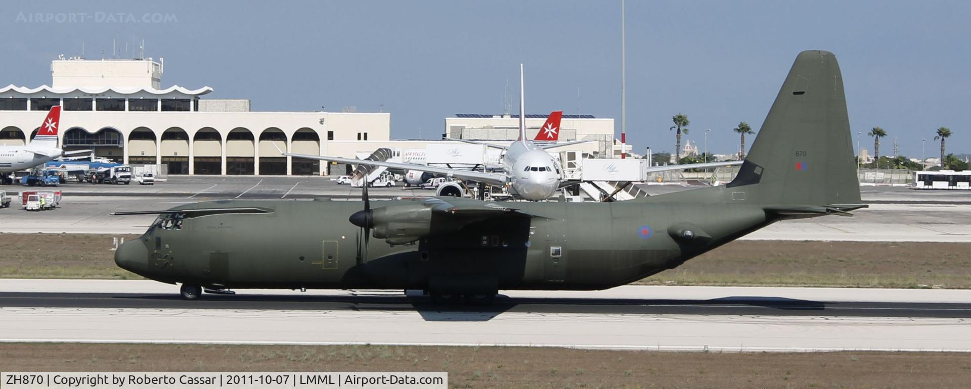 ZH870, 1997 Lockheed Martin C-130J-30 Hercules C.4 C/N 382-5445, Runway 31
