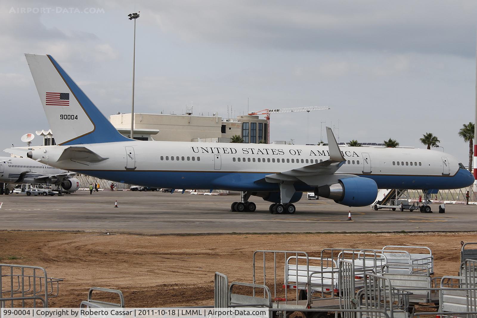 99-0004, 1999 Boeing VC-32A (757-2GA) C/N 29028, Park 9