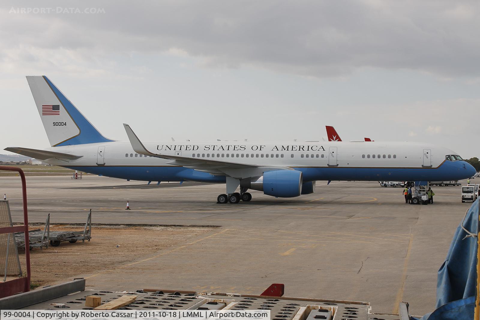 99-0004, 1999 Boeing VC-32A (757-2GA) C/N 29028, Park 9