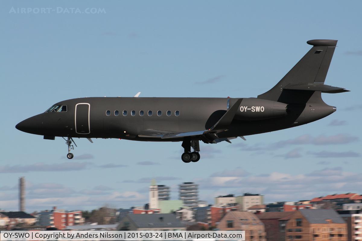 OY-SWO, 2014 Dassault Falcon 2000S C/N 725, On short final runway 30.