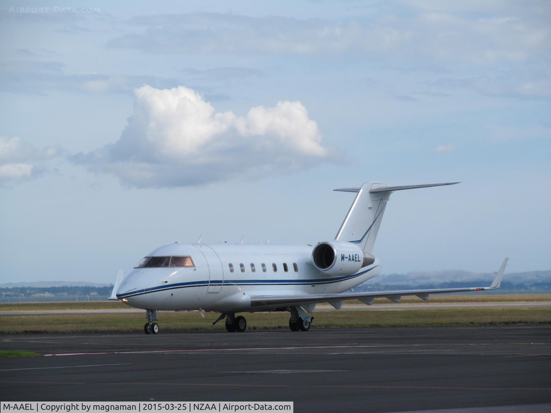M-AAEL, 2005 Bombardier Challenger 604 (CL-600-2B16) C/N 5604, arriving at AKL this PM