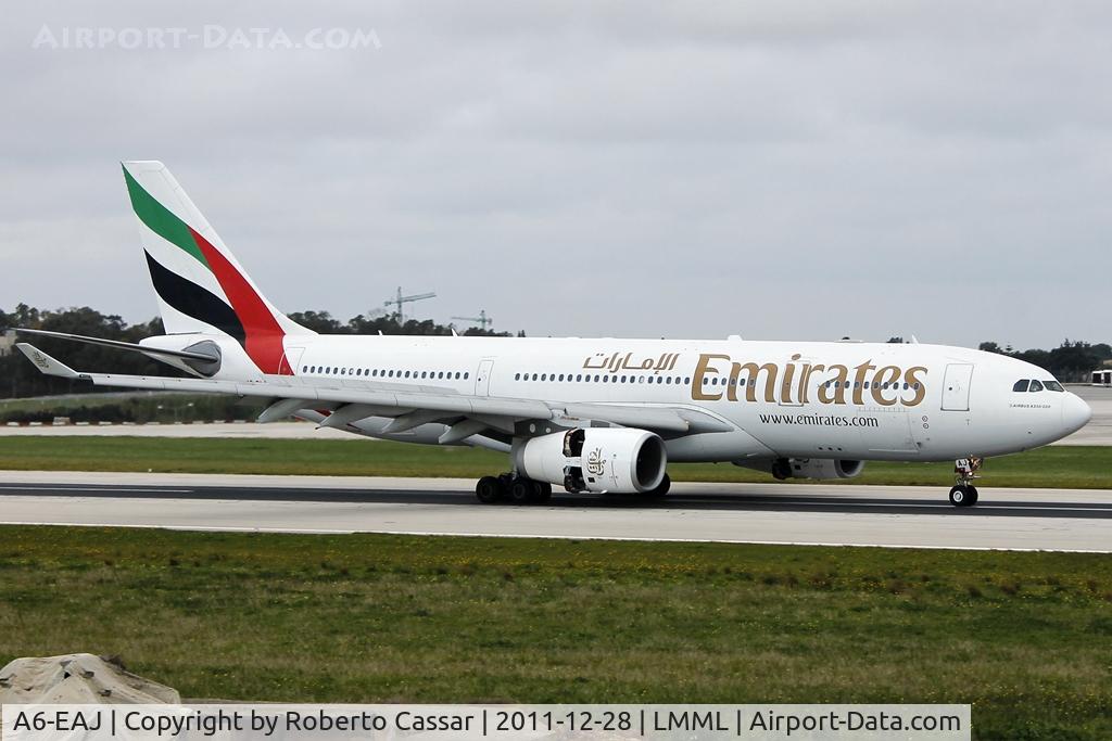 A6-EAJ, 2002 Airbus A330-243 C/N 451, Runway 13