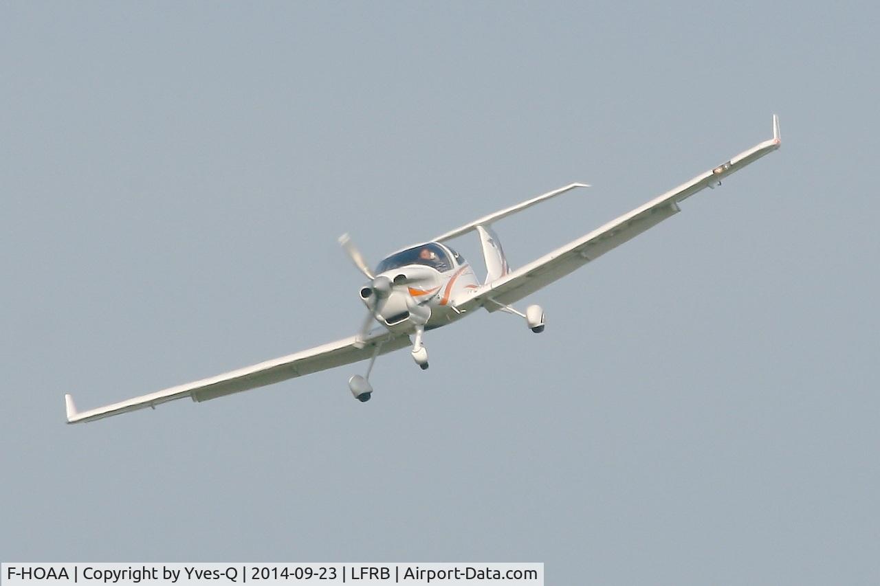 F-HOAA, Diamond DA-40 Diamond Star C/N D4.148, Diamond DA-40 Diamond Star, Short approach rwy 25L, Brest-Bretagne Airport (LFRB-BES)