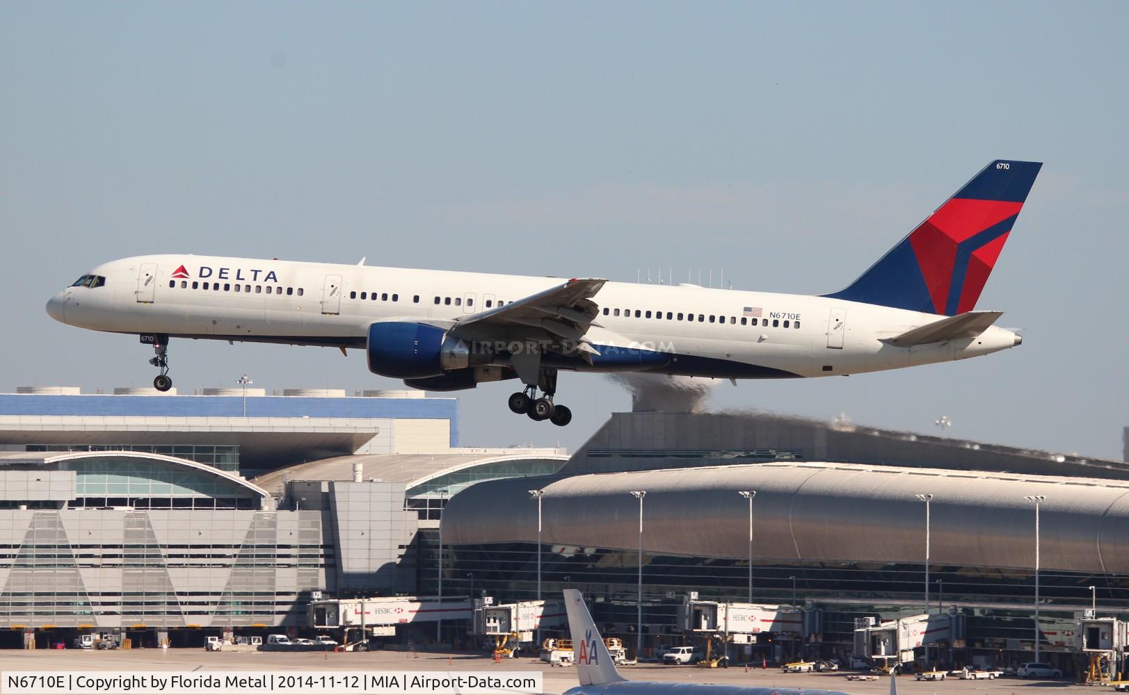 N6710E, 2000 Boeing 757-232 C/N 30482, Delta 757