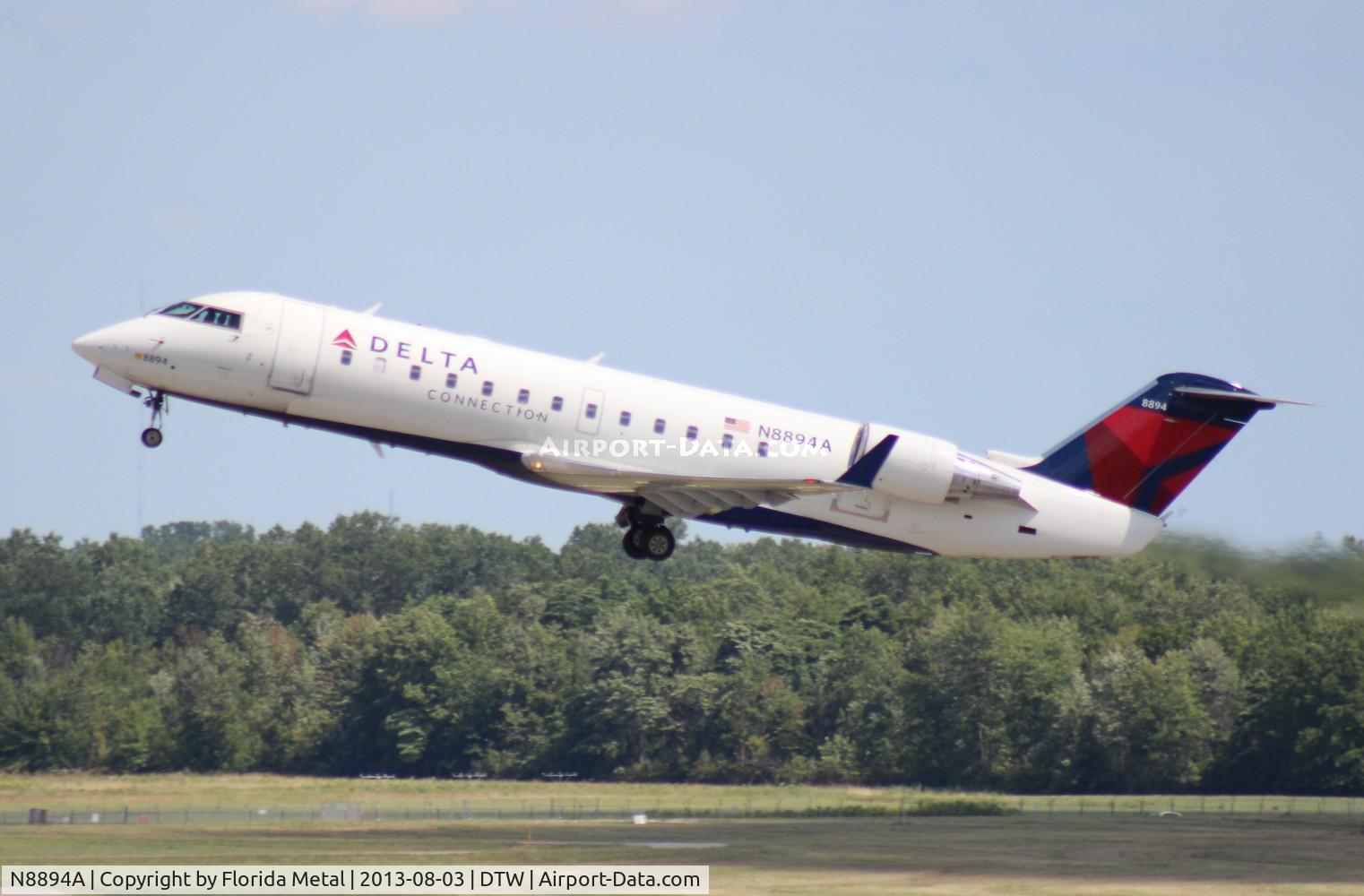 N8894A, 2003 Canadair CRJ-200LR (CL-600-2B19) C/N 7894, Delta Connection