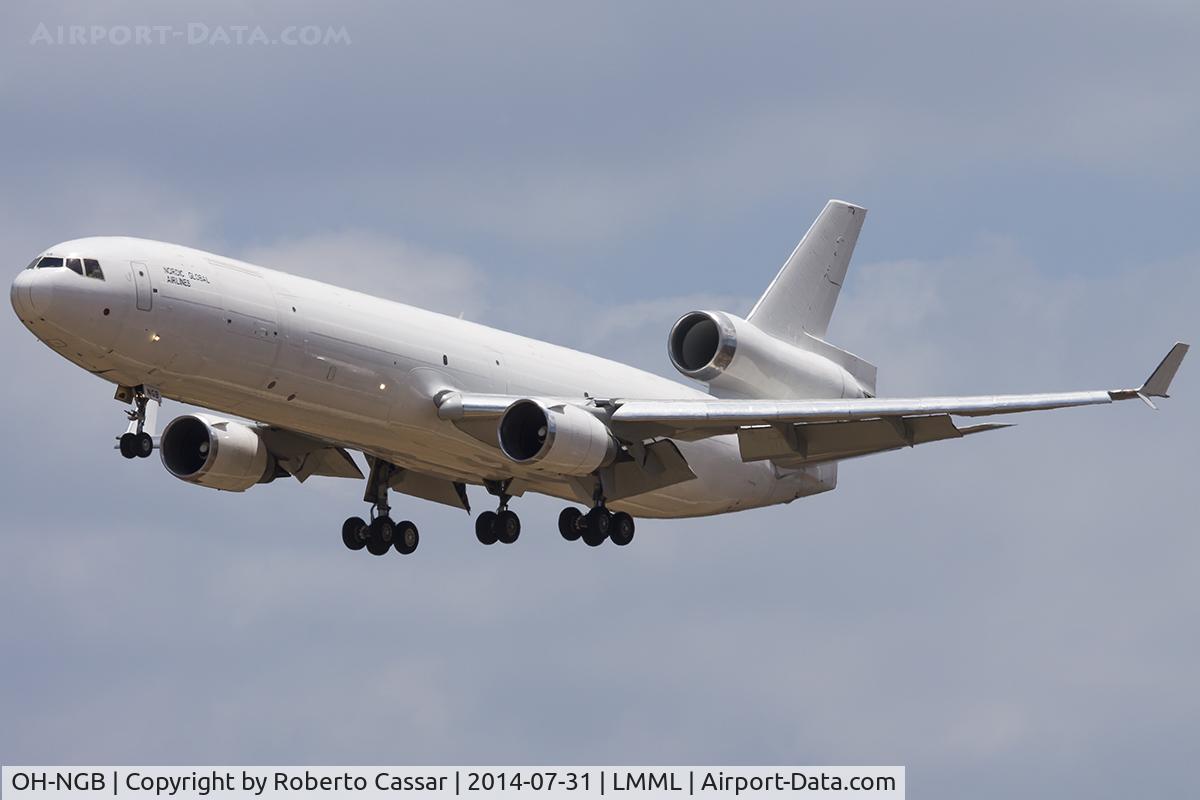 OH-NGB, 1995 McDonnell Douglas MD-11F C/N 48546, Runway 31