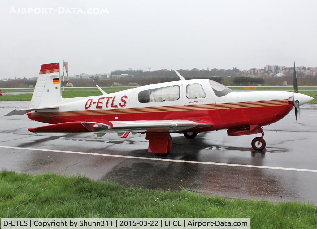 D-ETLS, Mooney M20M Bravo C/N 27-0211, Parked in front of the Control Tower...