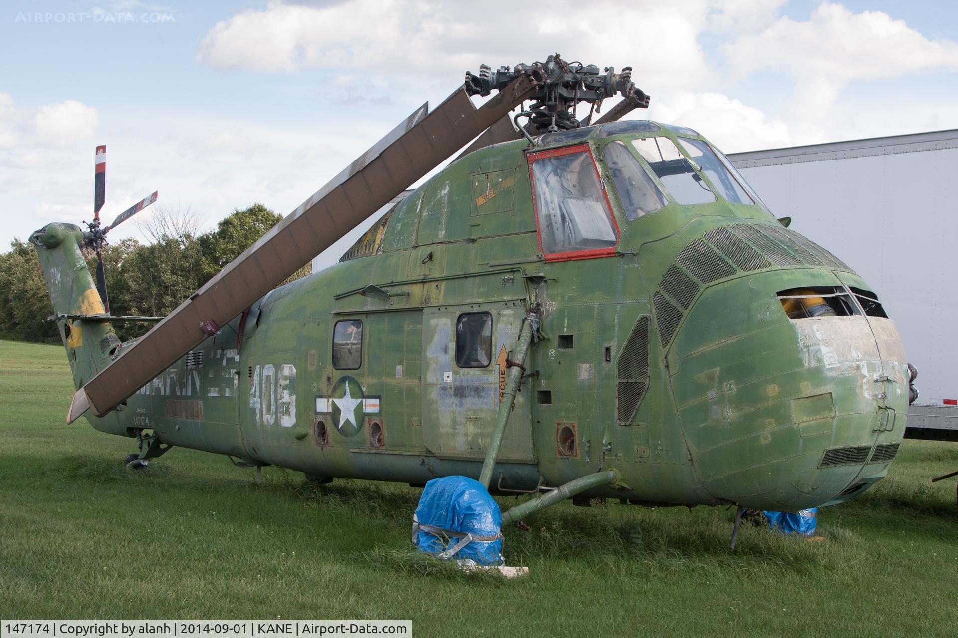 147174, Sikorsky UH-34D Seahorse C/N 58-1115, At least the wheels have some protection...