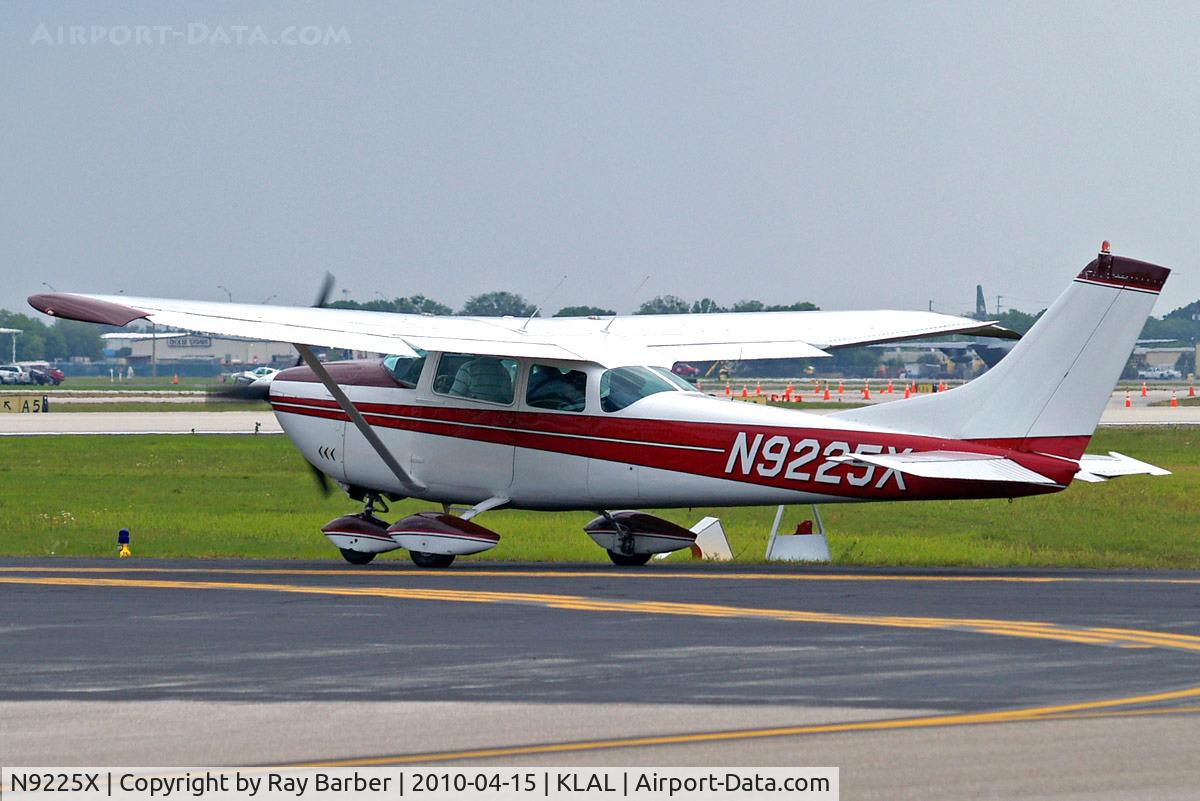 N9225X, 1961 Cessna 182E Skylane C/N 18253625, Cessna 182E Skylane [182-53625] Lakeland-Linder~N 15/04/2010