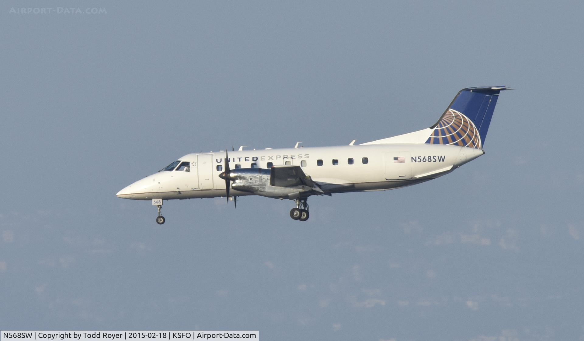 N568SW, 1998 Embraer EMB-120ER Brasilia C/N 120343, Landing at SFO