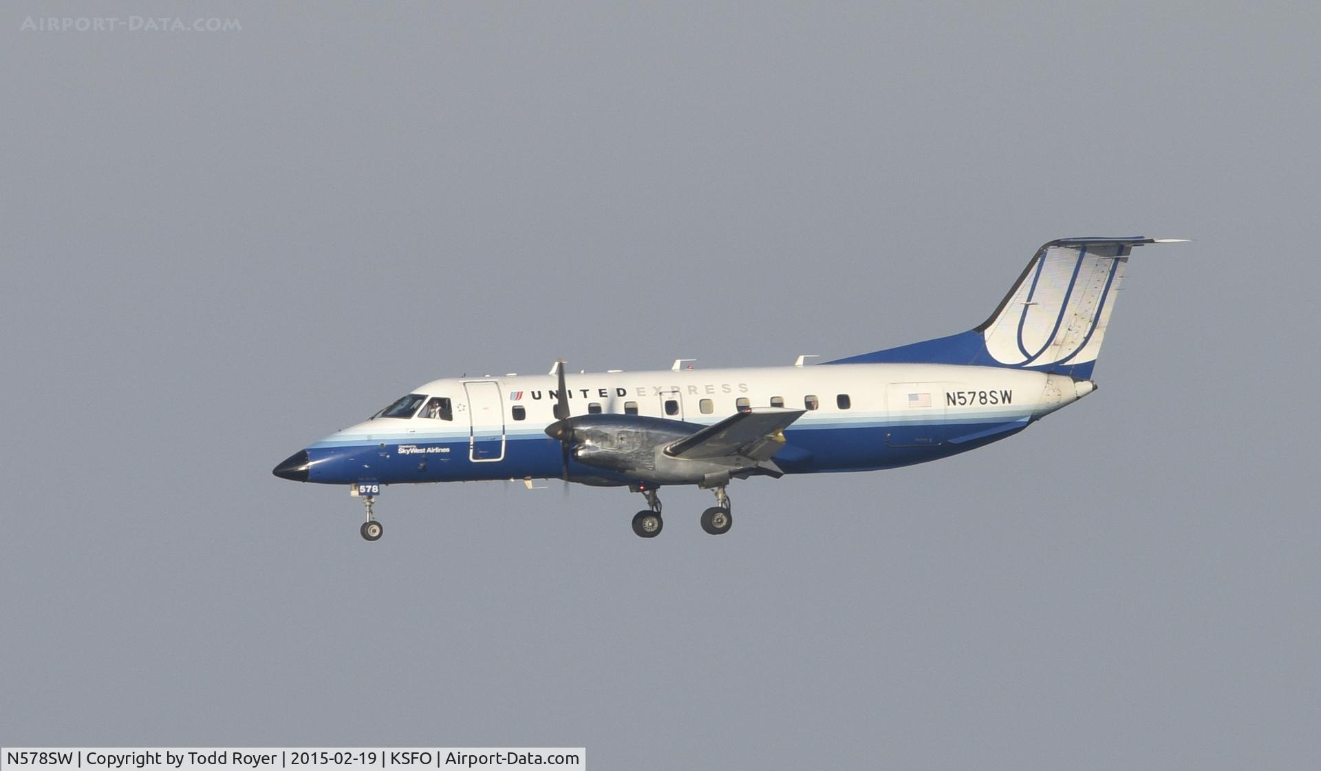 N578SW, 1998 Embraer EMB-120ER Brasilia C/N 120346, Landing at SFO