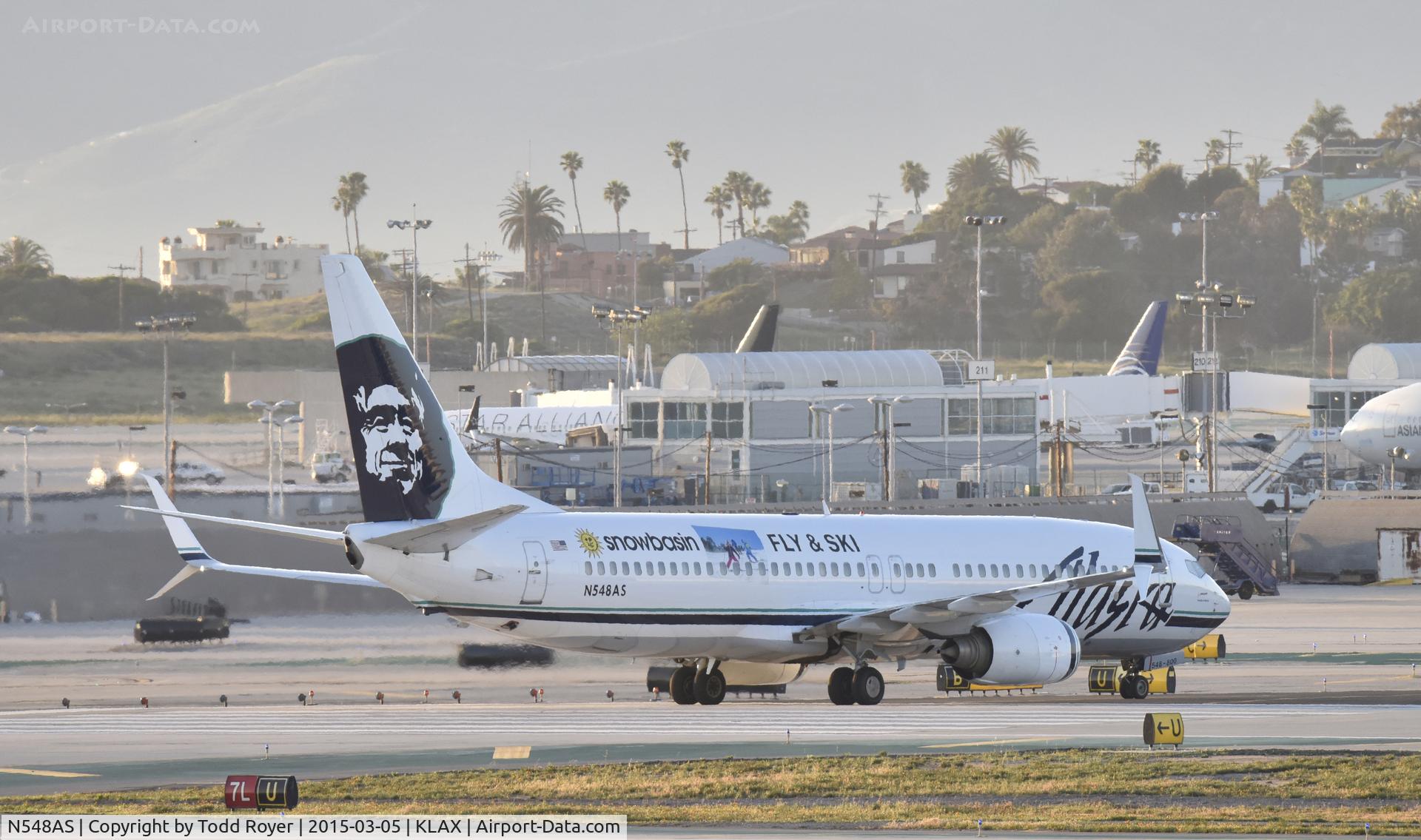 N548AS, 2005 Boeing 737-890 C/N 30020, Arrived at LAX on 25L