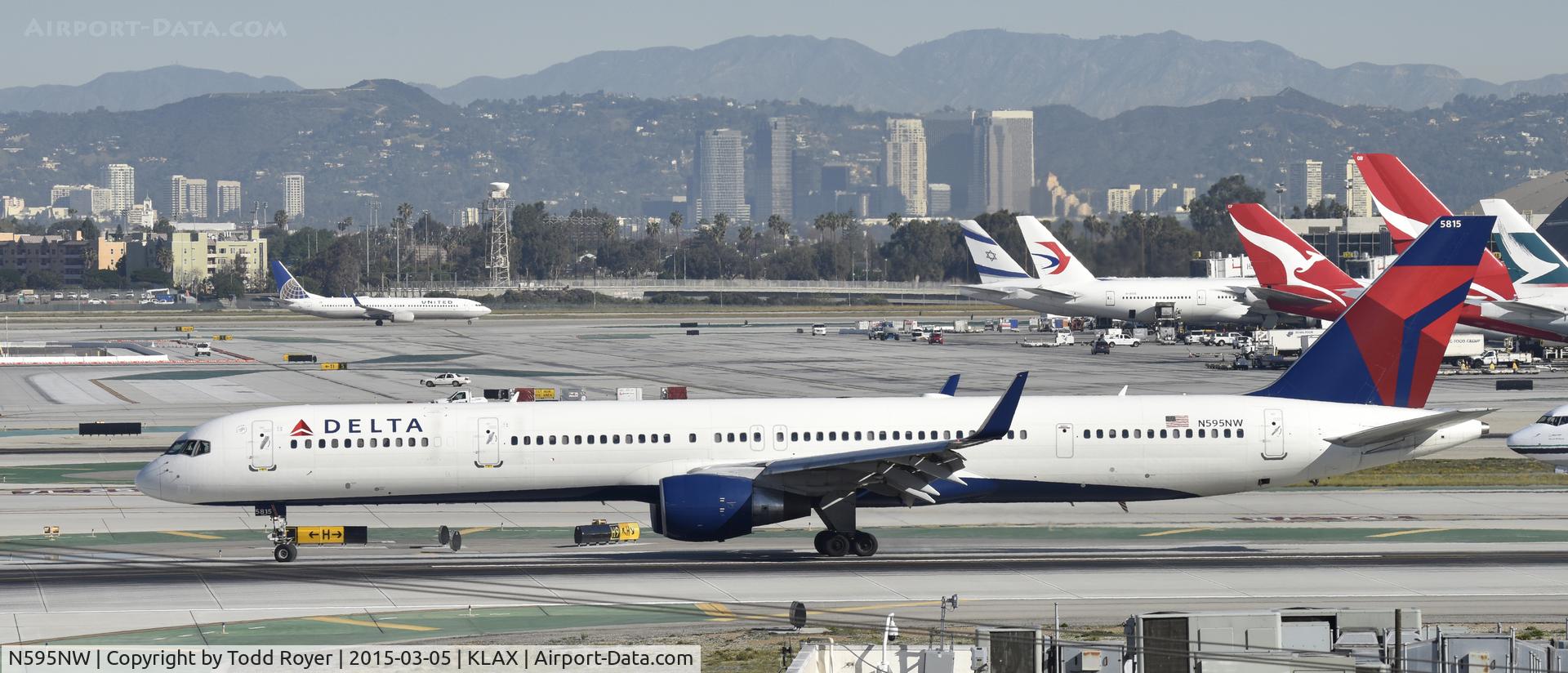 N595NW, 2003 Boeing 757-351 C/N 32995, Arrived at LAX on 25L