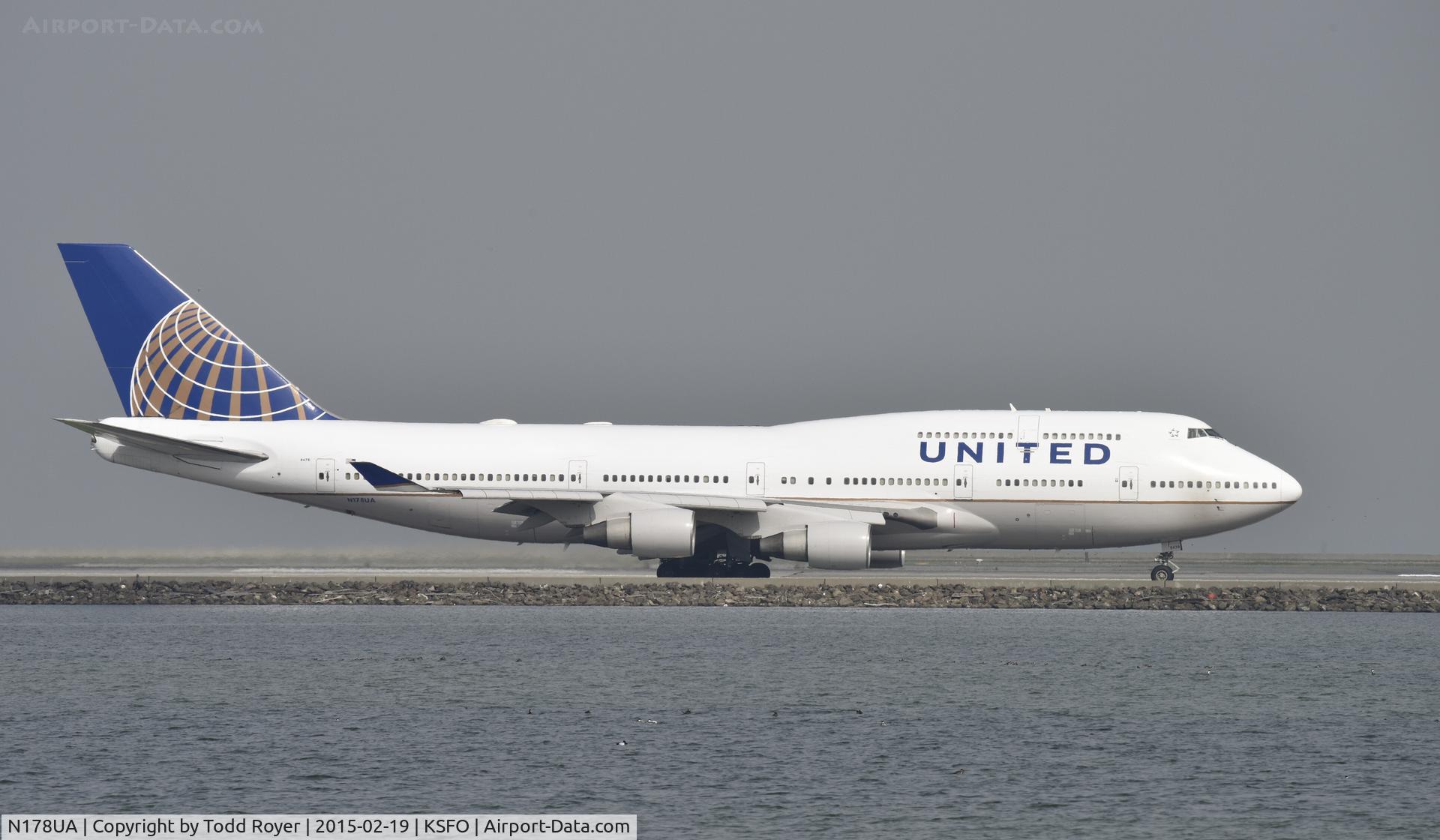 N178UA, 1990 Boeing 747-422 C/N 24385, Taxiing for departure at SFO