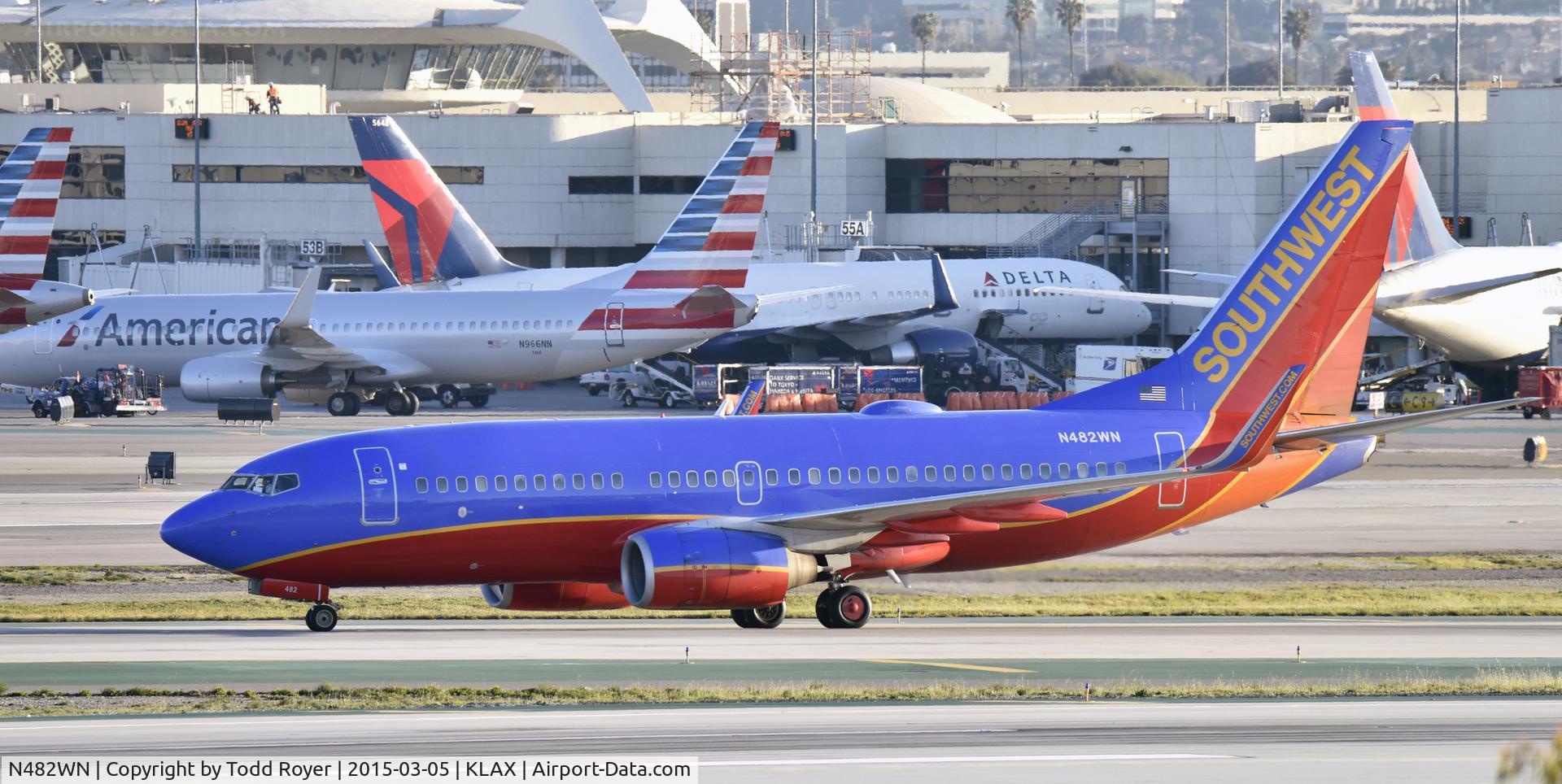 N482WN, 2004 Boeing 737-7H4 C/N 29852, Arrived at LAX on 25L