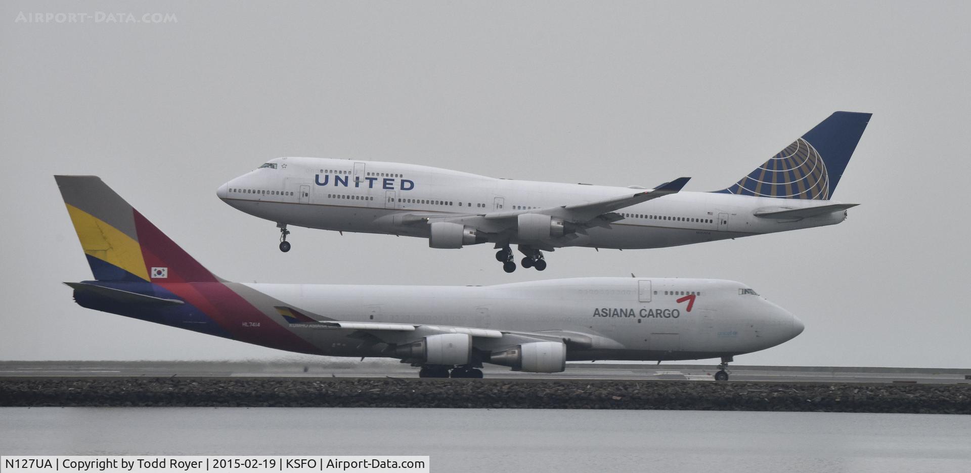 N127UA, 1999 Boeing 747-422 C/N 28813, Landing at SFO