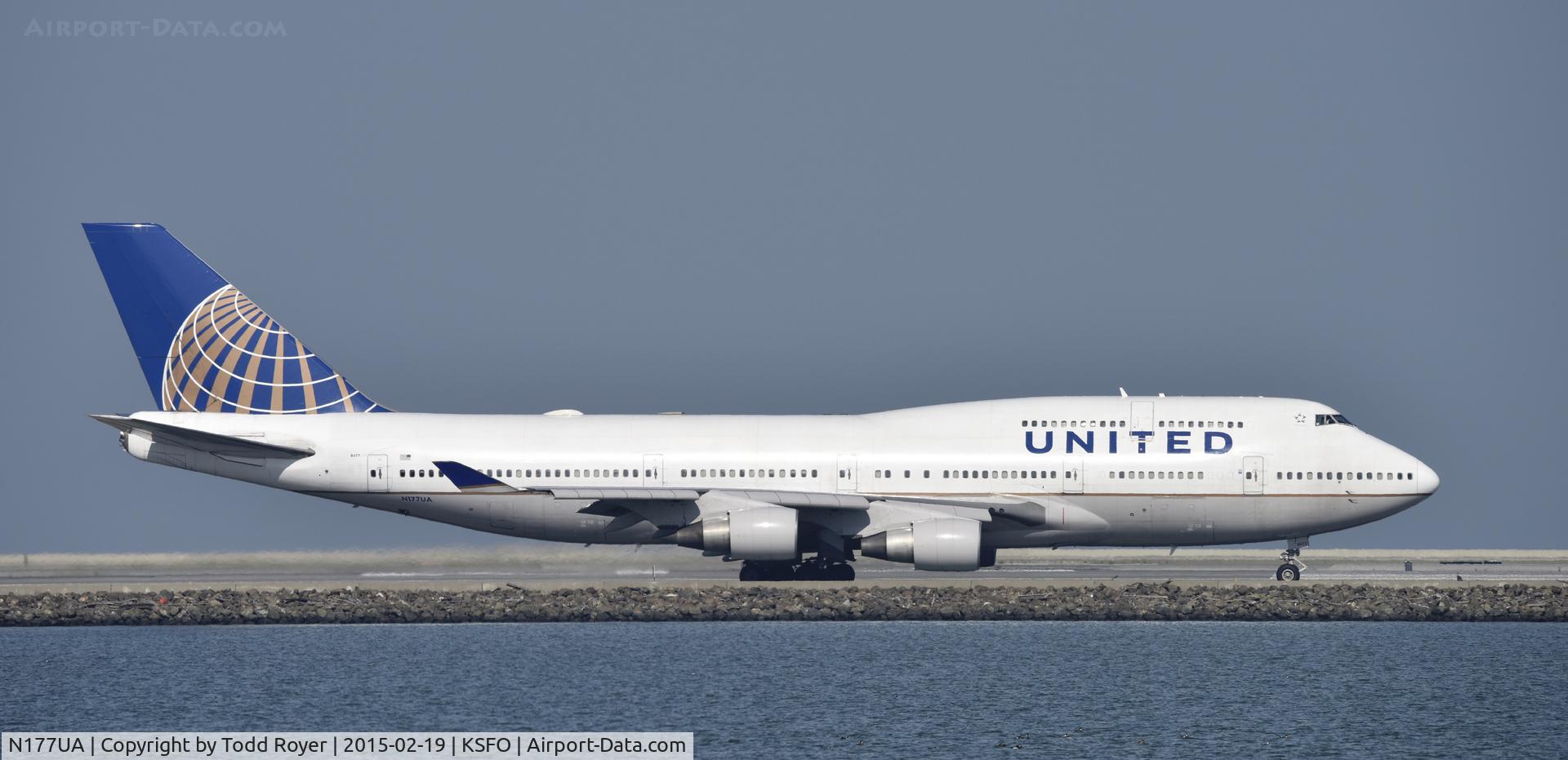 N177UA, 1990 Boeing 747-422 C/N 24384, Taxiing for departure at SFO