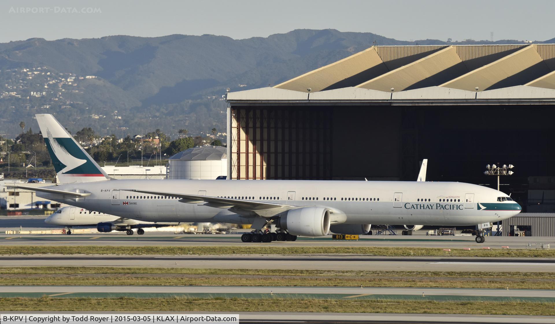B-KPV, 2011 Boeing 777-367/ER C/N 37901, Taxiing to gate at LAX