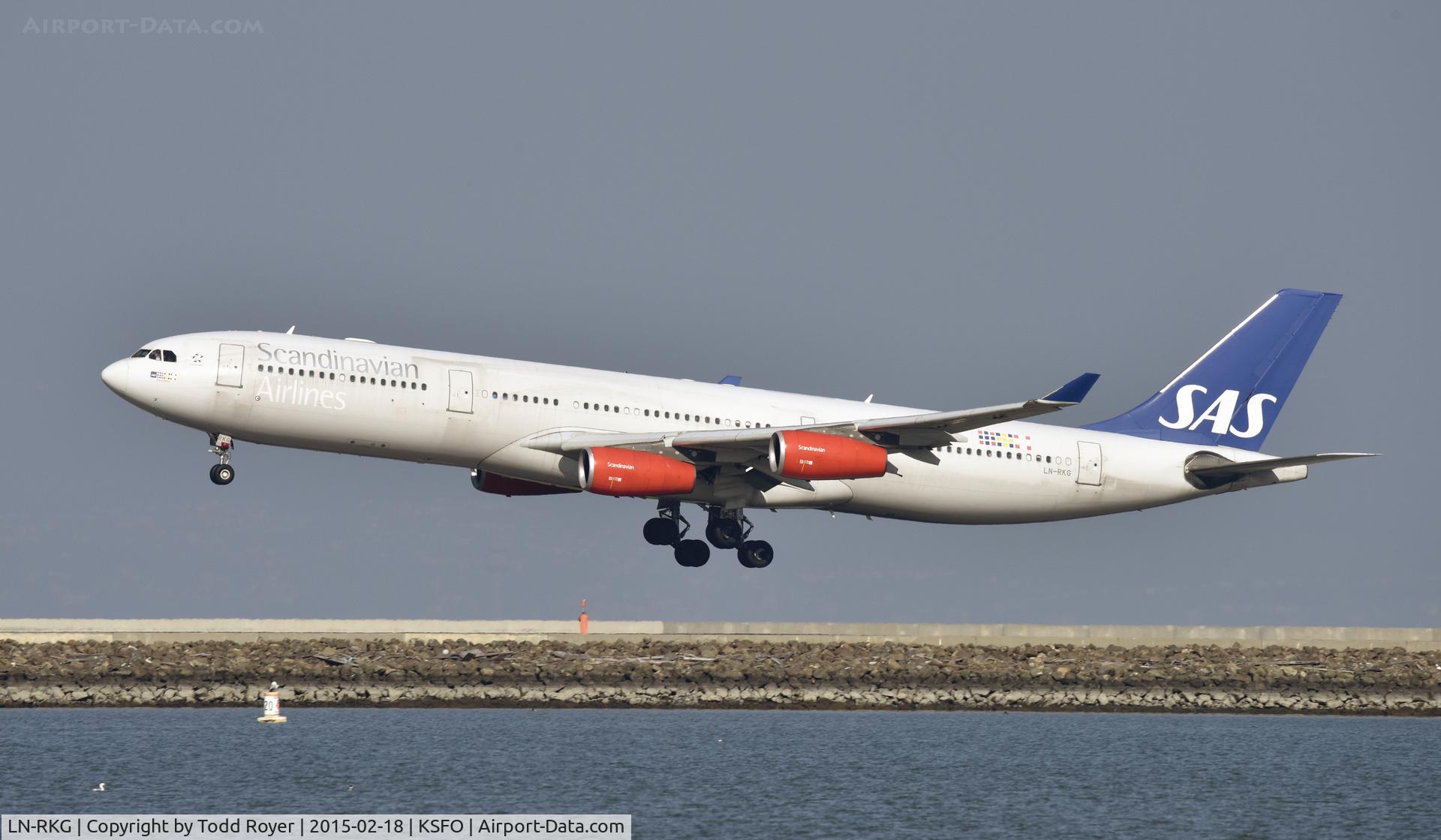 LN-RKG, 2001 Airbus A340-313X C/N 424, Landing at SFO