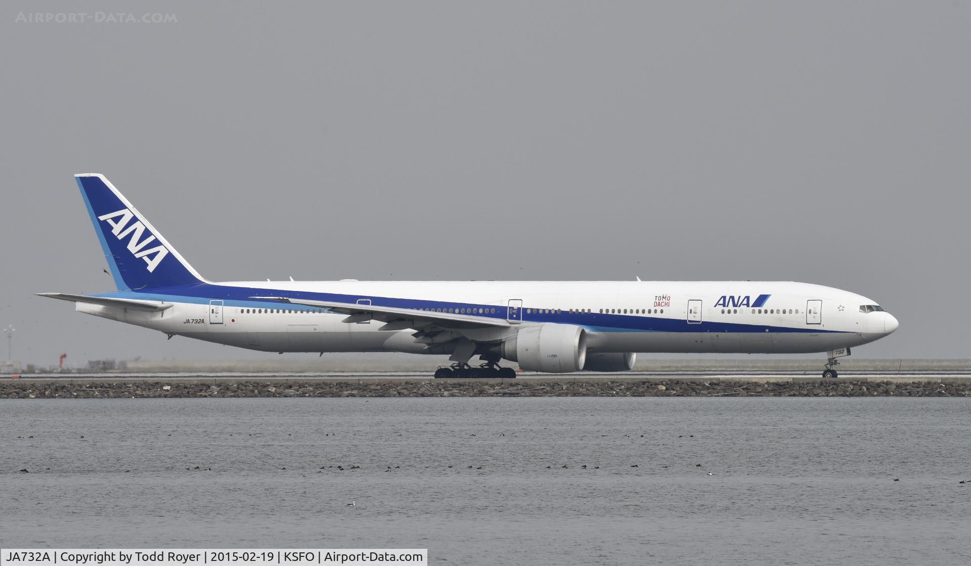 JA732A, 2005 Boeing 777-381/ER C/N 27038, Taxiing for departure at SFO