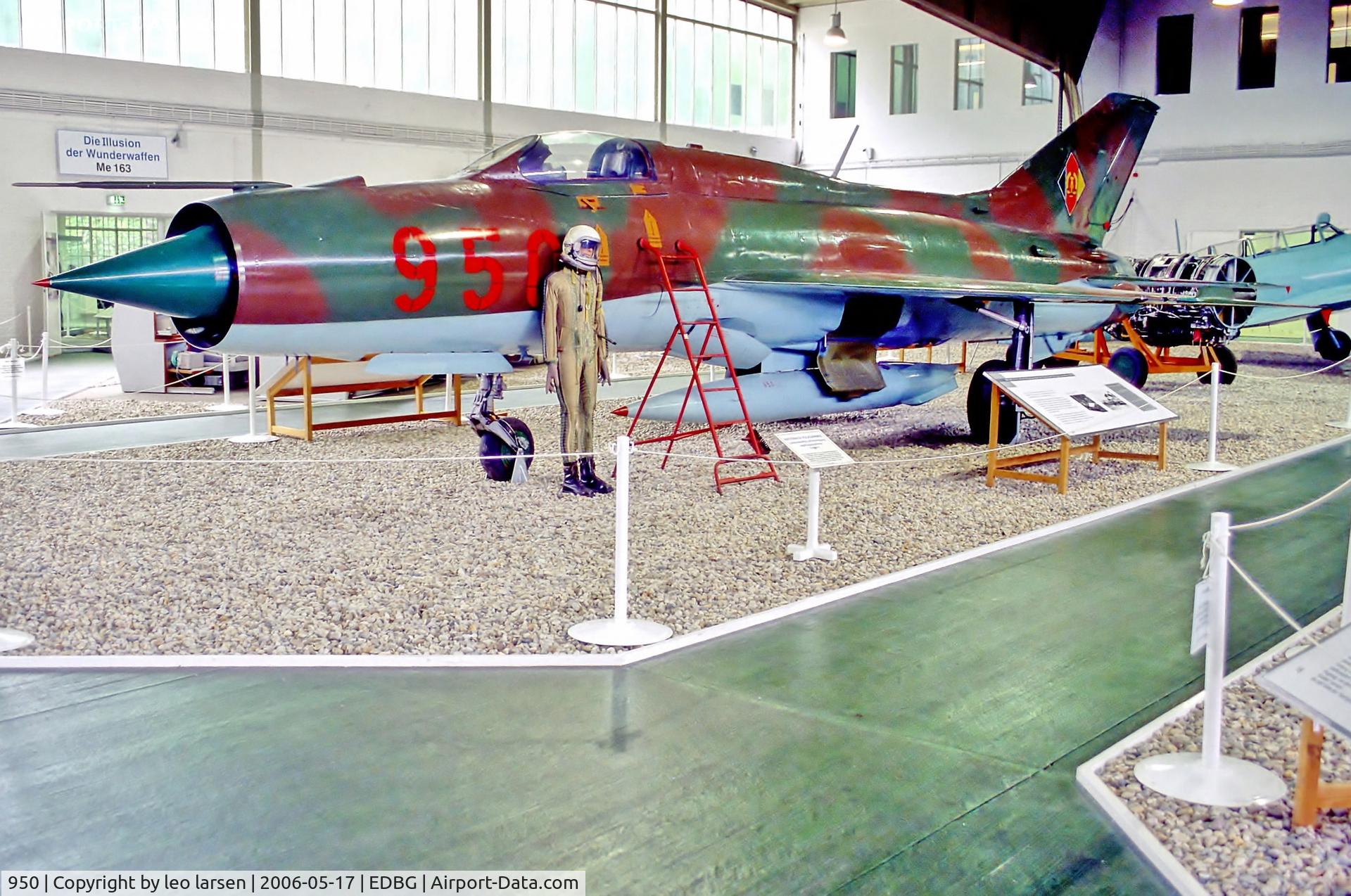 950, 1965 Mikoyan-Gurevich MiG-21PFM C/N 761402, Berlin Gatow 17.5.06