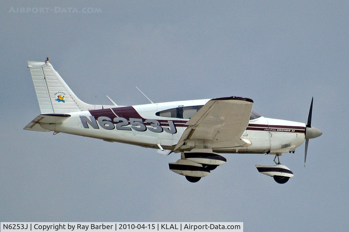 N6253J, 1976 Piper PA-28-181 C/N 28-7690382, Piper PA-28-181 Cherokee Archer II [28-7690382] Lakeland-Linder~N 15/04/2010