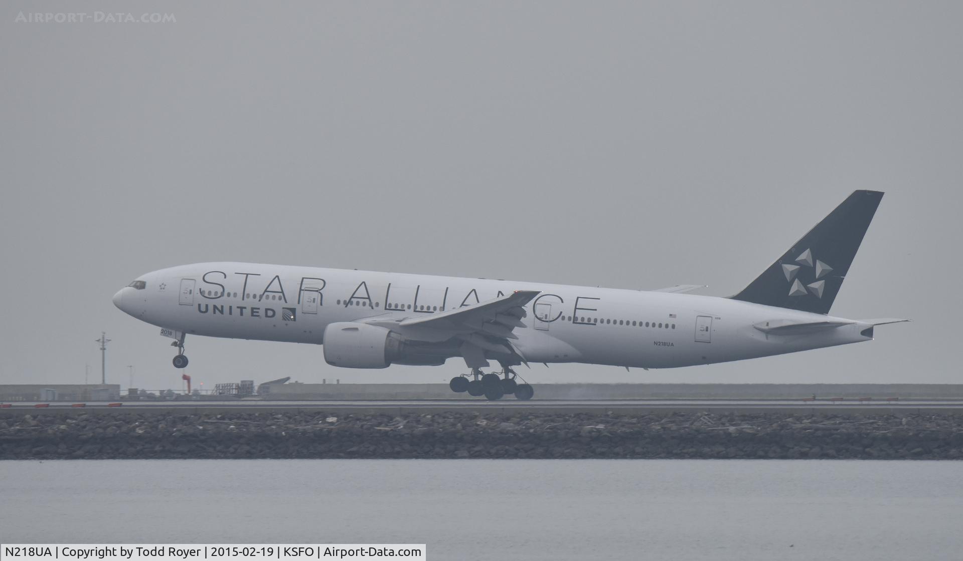 N218UA, 2001 Boeing 777-222 C/N 30222, Landing at SFO