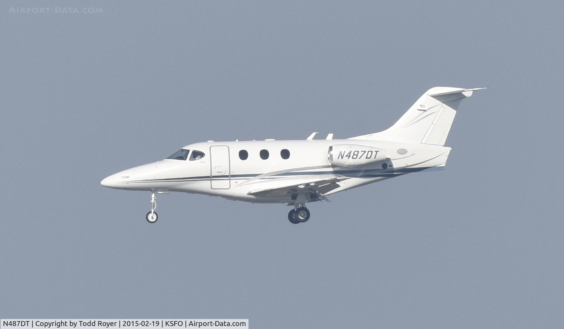 N487DT, Raytheon Aircraft Company 390 C/N RB-85, Landing at SFO