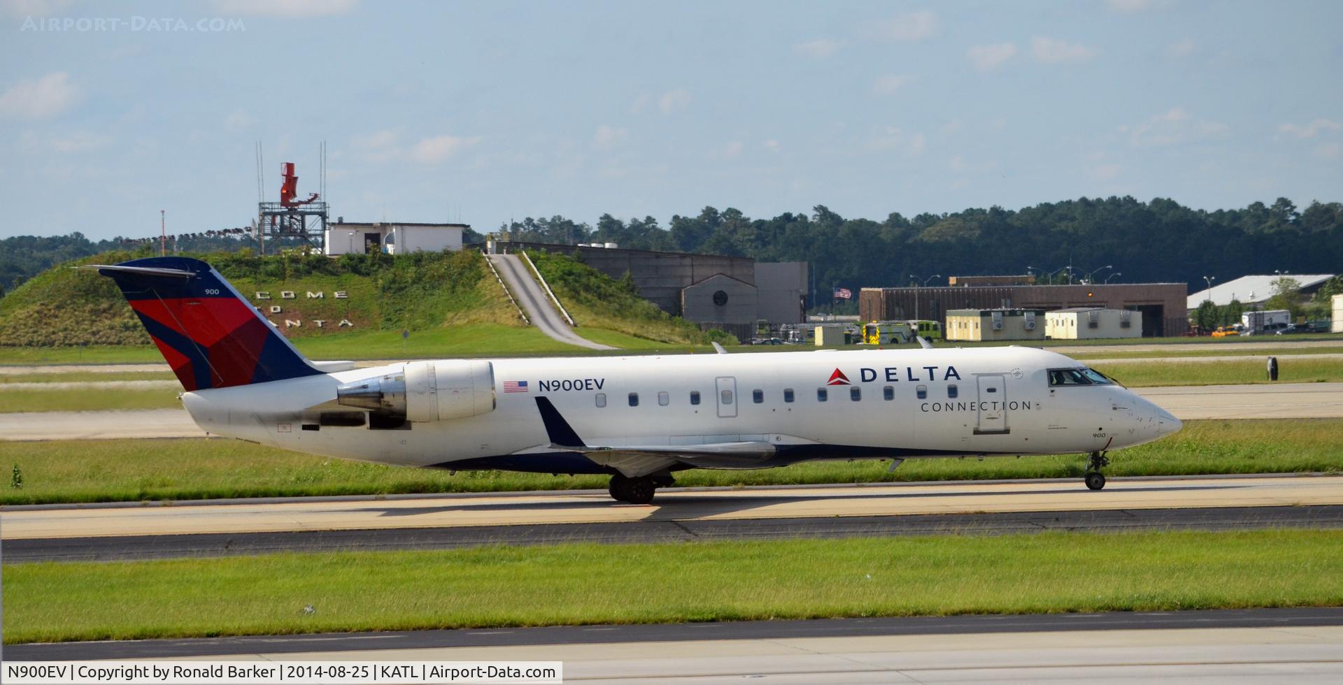 N900EV, 2002 Bombardier CRJ-200ER (CL-600-2B19) C/N 7608, Taxi Atlanta
