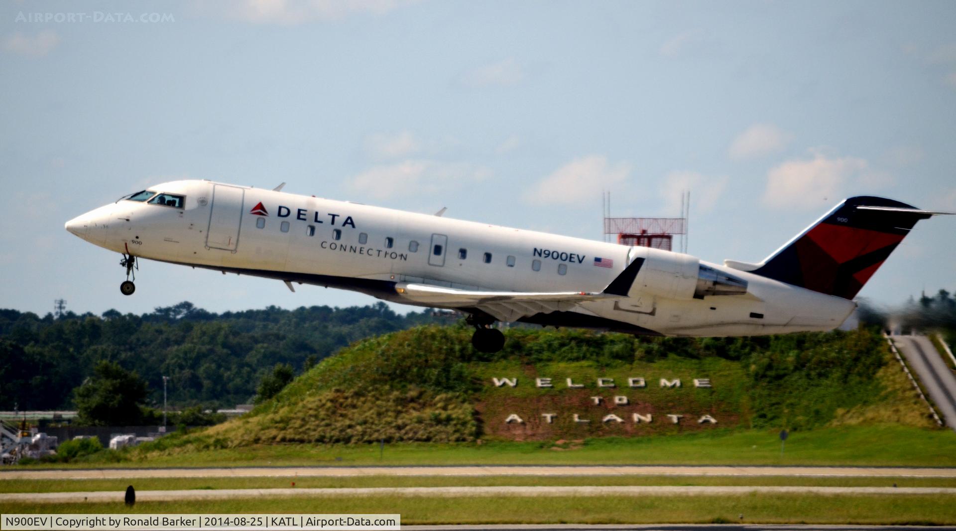 N900EV, 2002 Bombardier CRJ-200ER (CL-600-2B19) C/N 7608, Airborne Atlanta