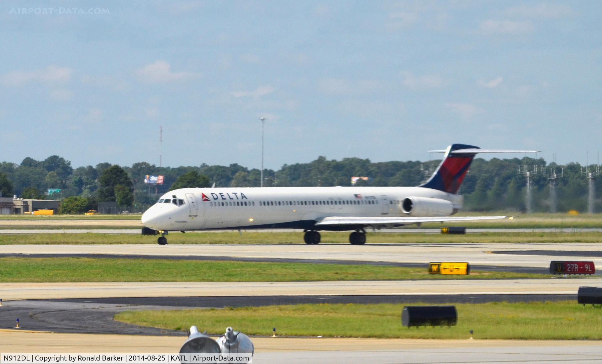 N912DL, 1987 McDonnell Douglas MD-88 C/N 49543, Takeoff Atlanta