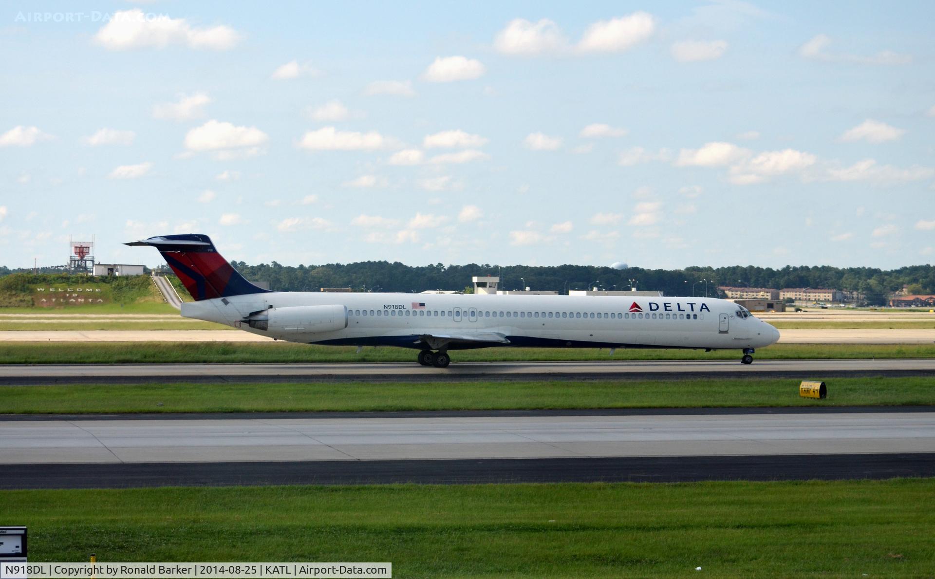 N918DL, 1988 McDonnell Douglas MD-88 C/N 49583, Takeoff Atlanta
