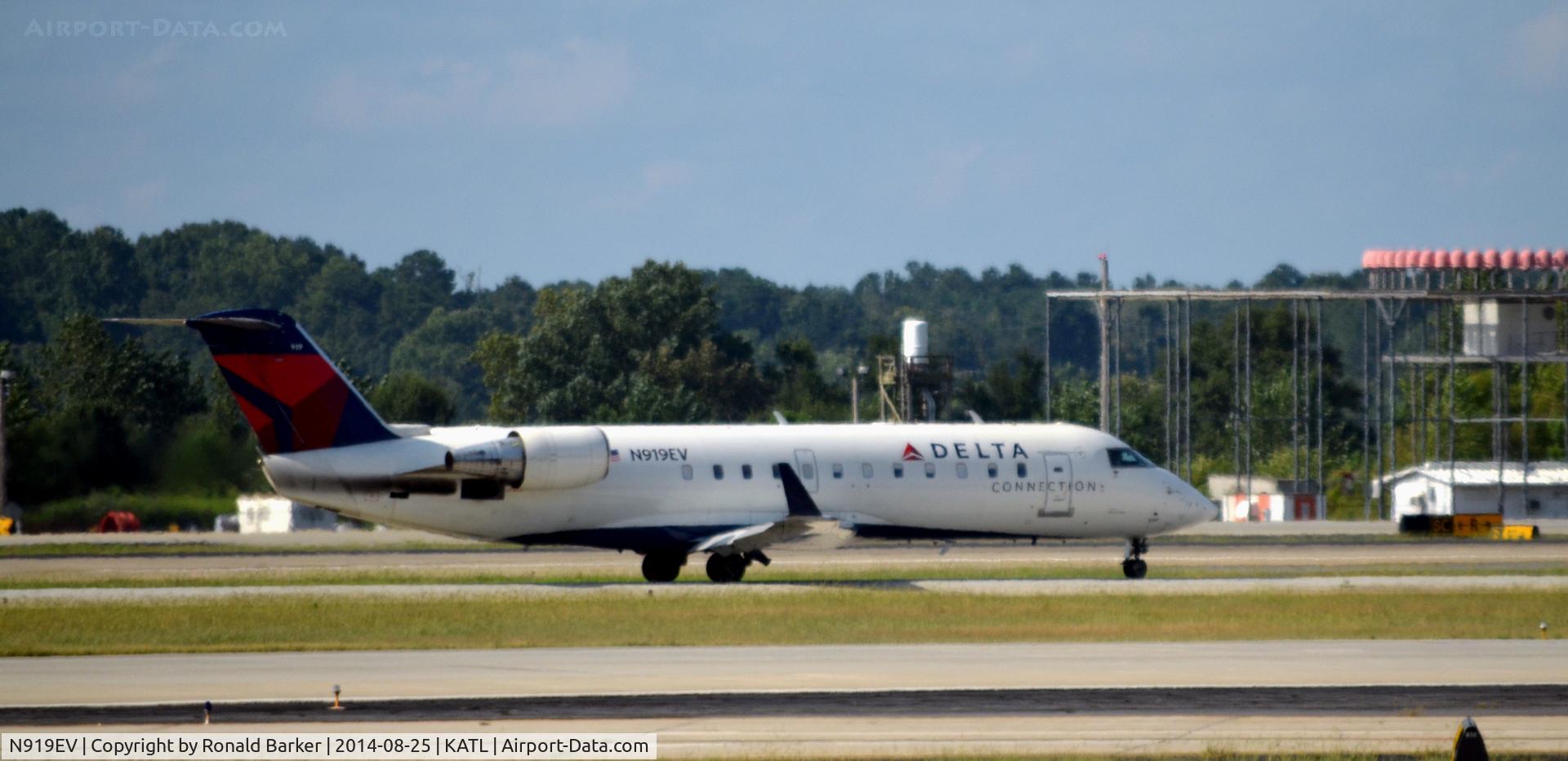 N919EV, 2003 Bombardier CRJ-200ER (CL-600-2B19) C/N 7780, Taxi Atlanta
