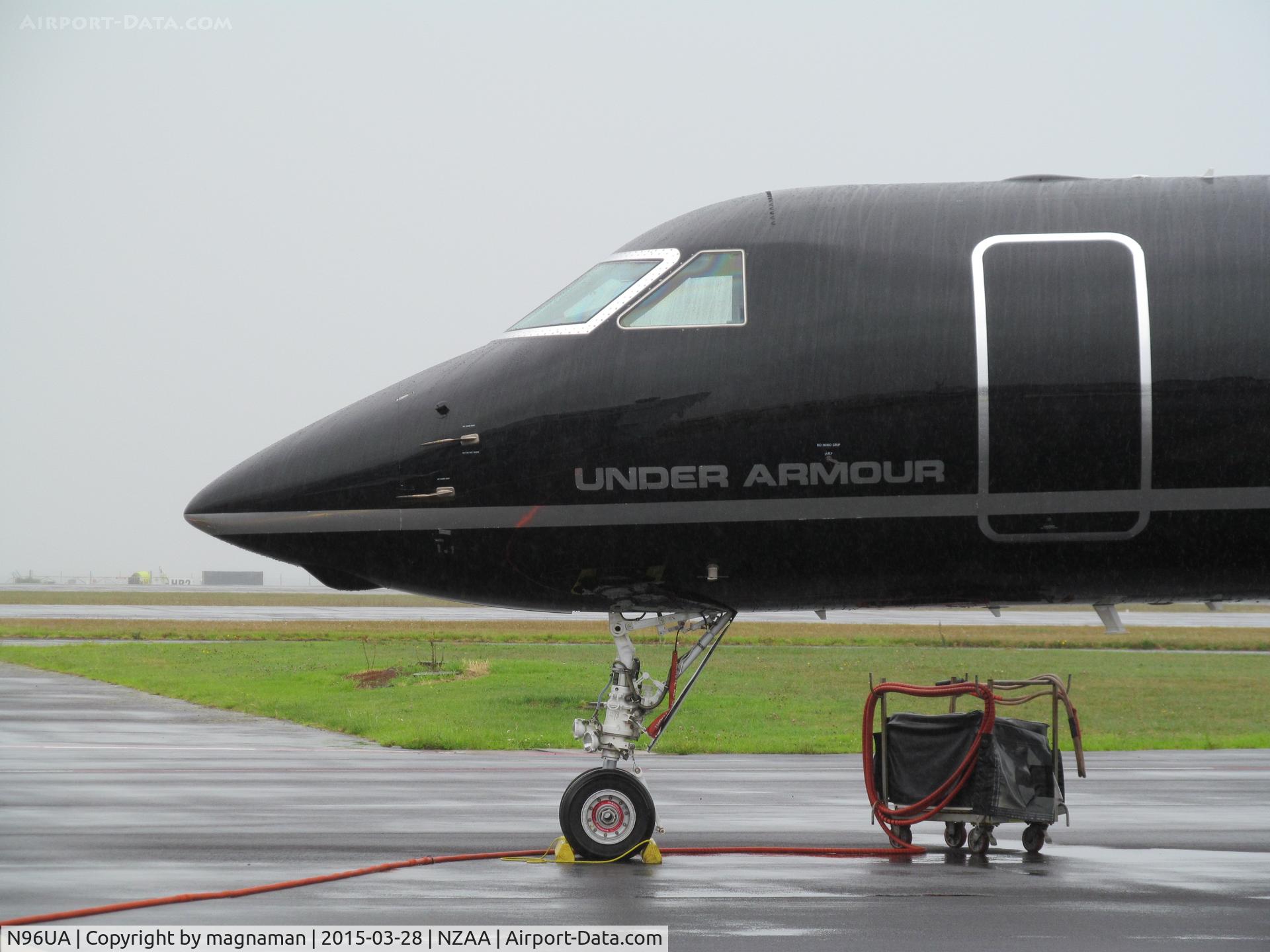 N96UA, Gulfstream Aerospace V-SP G550 C/N 5367, close up of owners name on fuselage