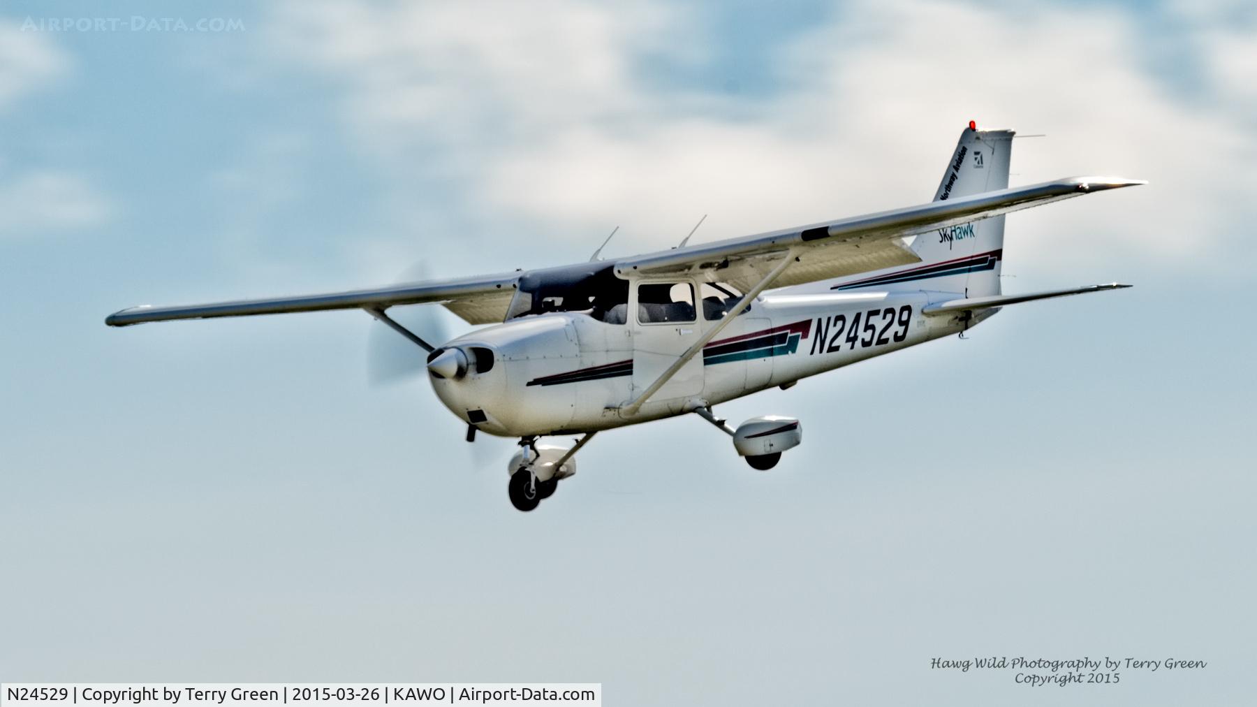 N24529, 2001 Cessna 172R C/N 17281014, Arlington Airport