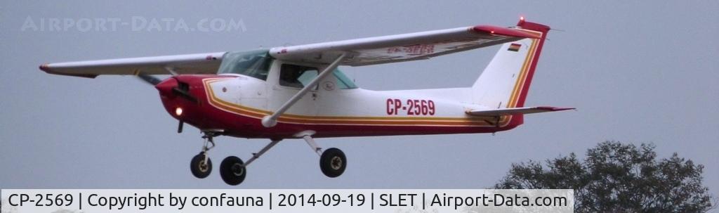 CP-2569, 1978 Cessna 152 C/N 15282899, Landing at El Trompillo