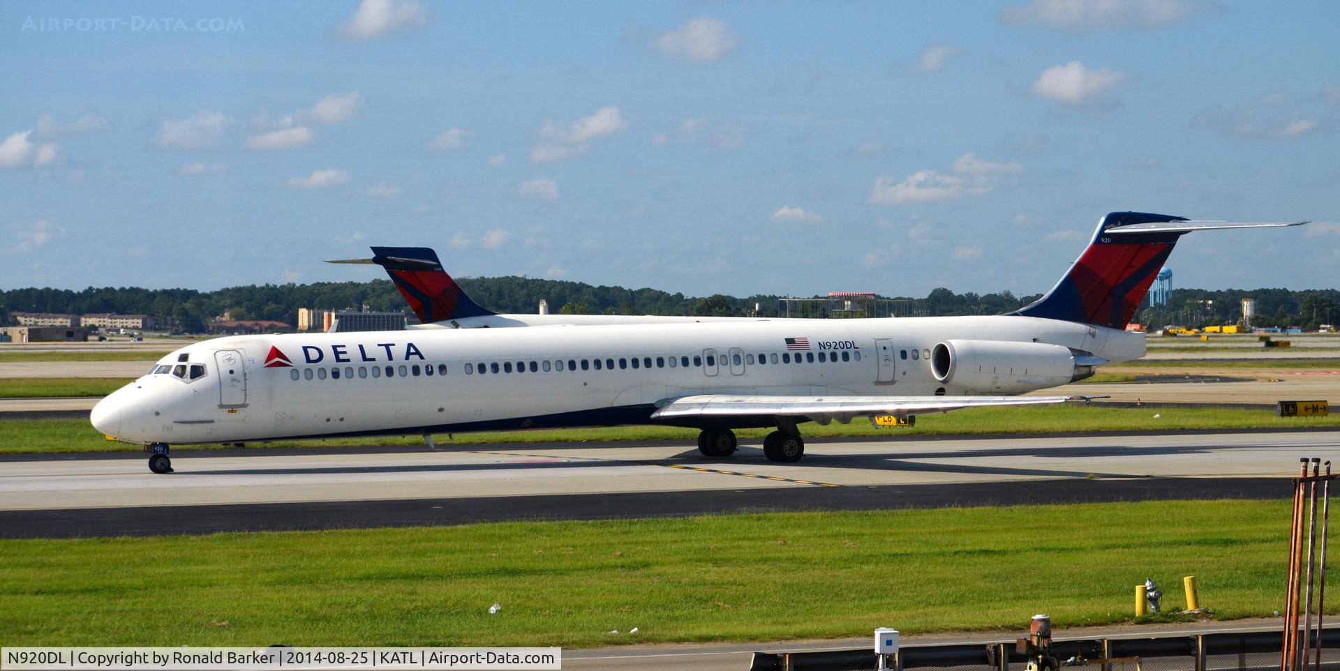 N920DL, 1988 McDonnell Douglas MD-88 C/N 49644, Taxi Atlanta