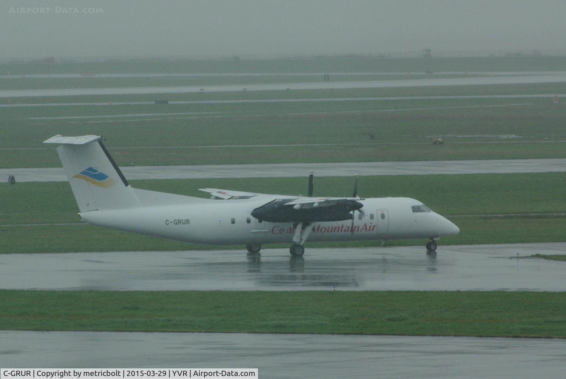 C-GRUR, 1991 De Havilland Canada DHC-8-311 Dash 8 C/N 256, departure to Comox