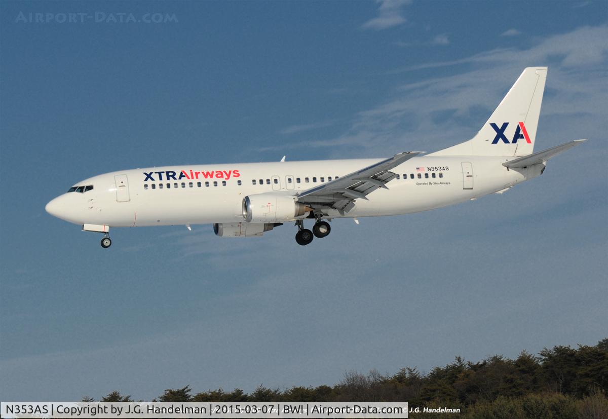 N353AS, 1991 Boeing 737-484 C/N 25313, On final to 33L.