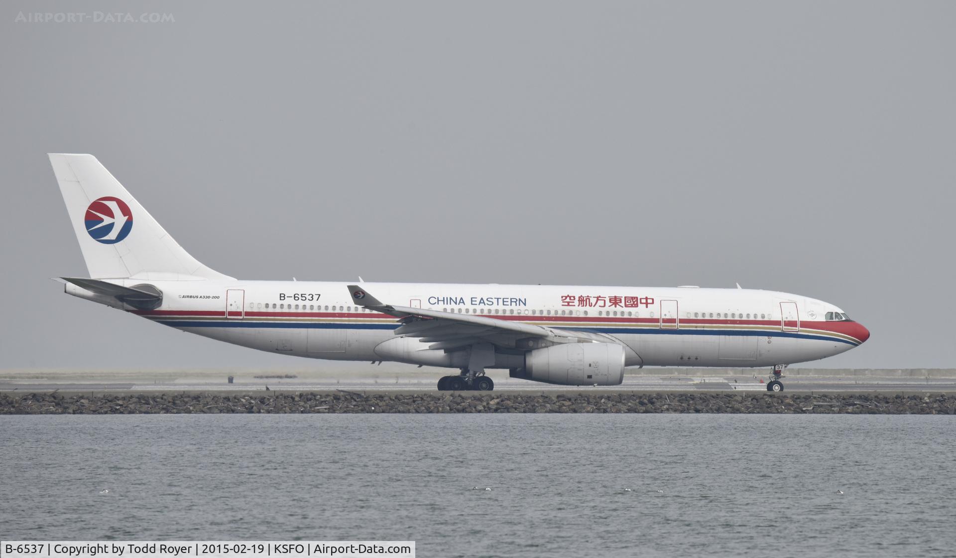 B-6537, 2011 Airbus A330-243 C/N 1262, Taxiing for departure at SFO