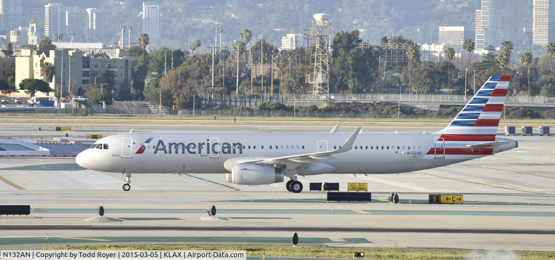 N132AN, 2015 Airbus A321-231 C/N 6473, Taxiing at LAX