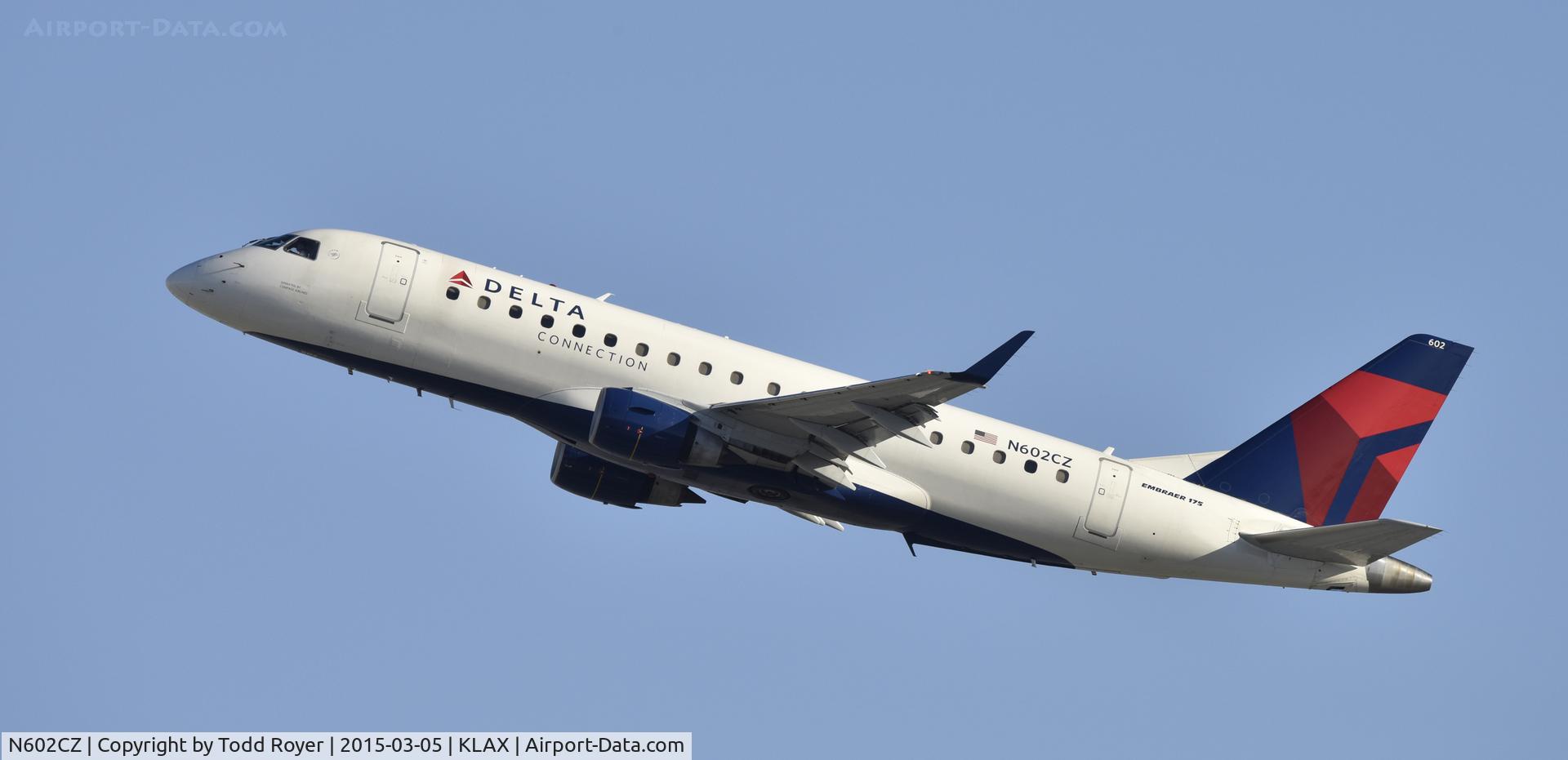 N602CZ, 2007 Embraer 175LR (ERJ-170-200LR) C/N 17000171, Departing LAX on 25R