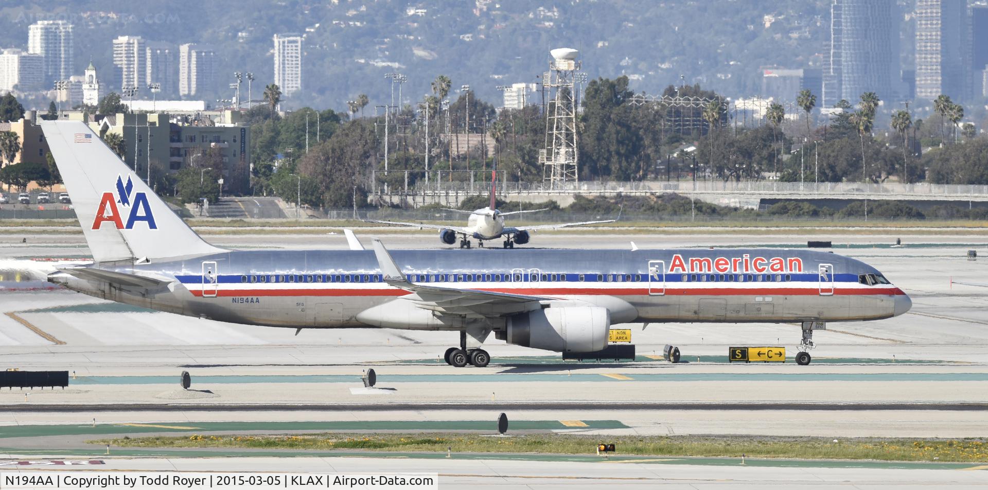N194AA, 2001 Boeing 757-223 C/N 32388, Taxiing to gate at LAX