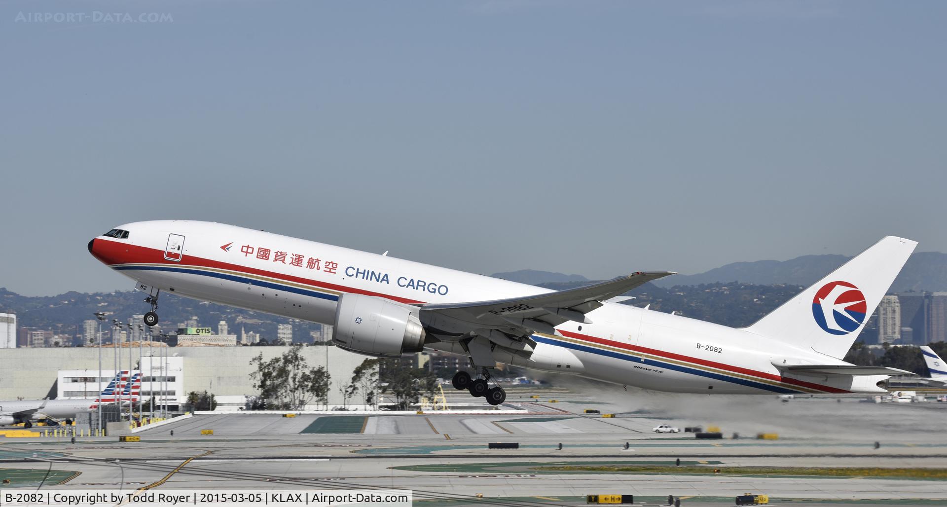 B-2082, 2010 Boeing 777-F6N C/N 37716, Departing LAX on 25R