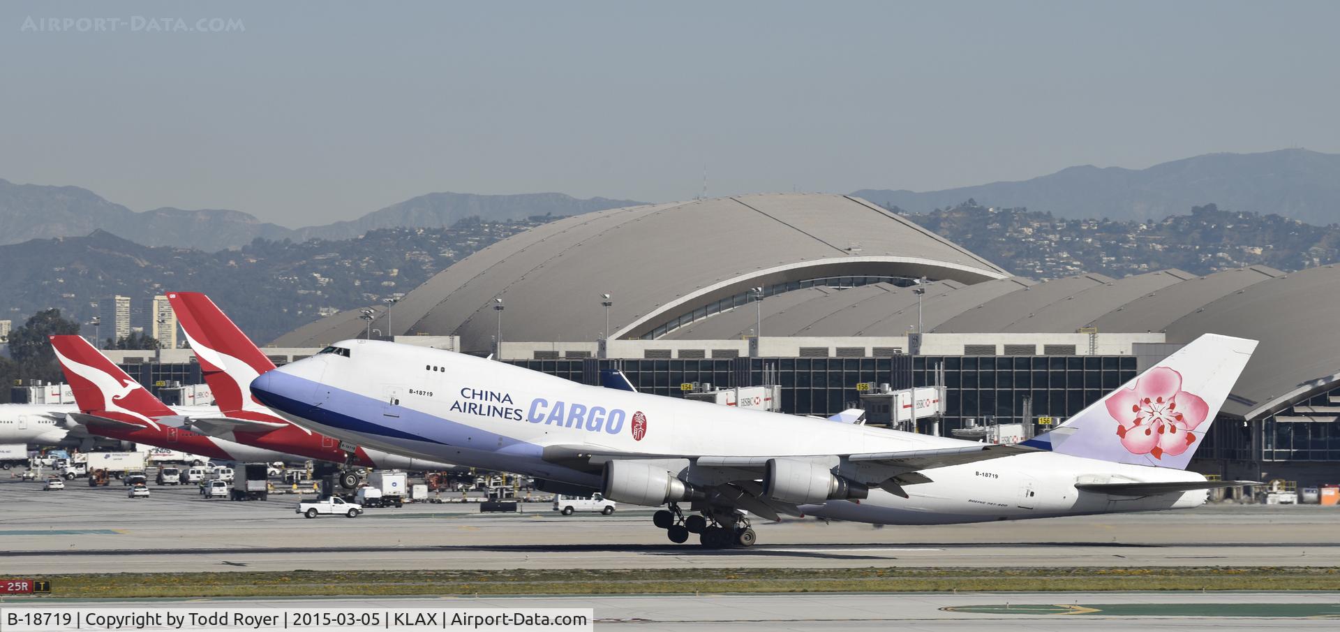 B-18719, 2005 Boeing 747-409F/SCD C/N 33739, Departing LAX on 25R