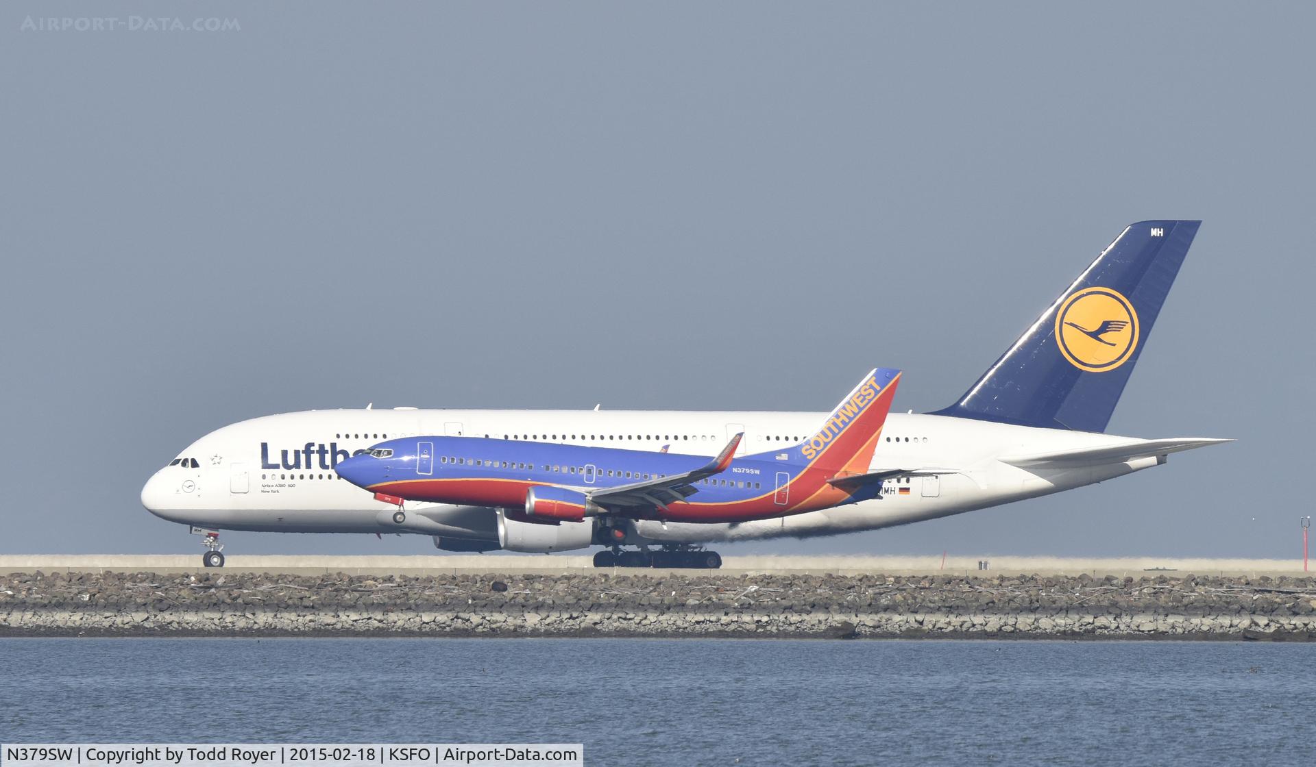 N379SW, 1994 Boeing 737-3H4 C/N 26586, Landing at SFO