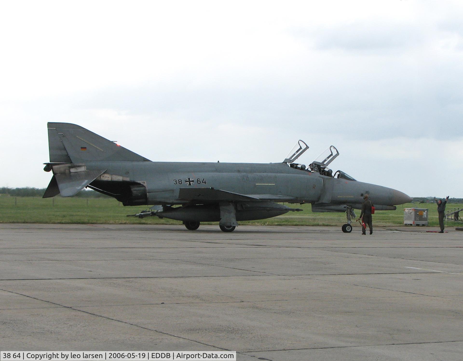 38 64, 1972 McDonnell Douglas F-4F Phantom II C/N 4782, Berlin Air Show 19.5.06